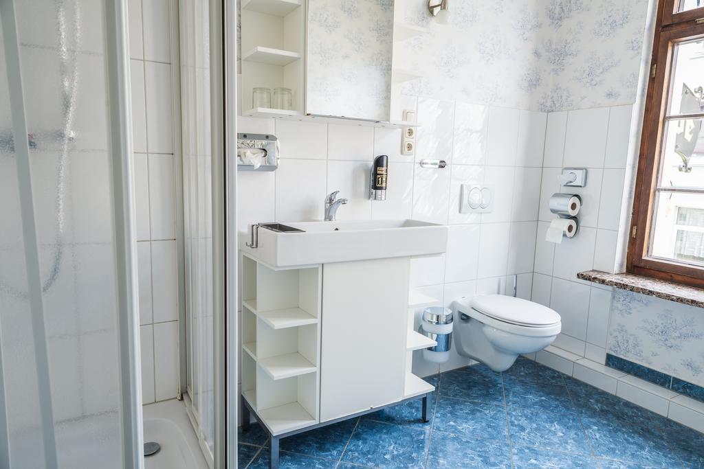 Romantisches Hotel Zur Traube Schwerin Schwerin  Oda fotoğraf